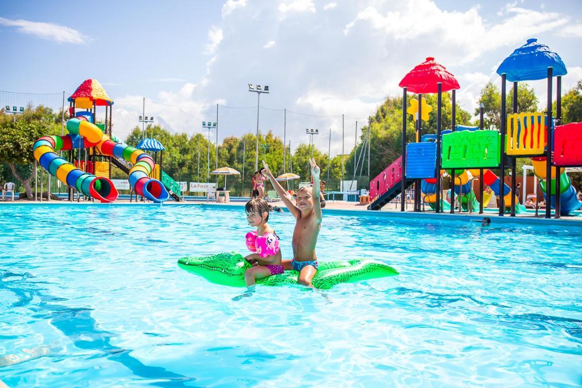 Village & Camping La Foce Valledoria  Ngoại thất bức ảnh