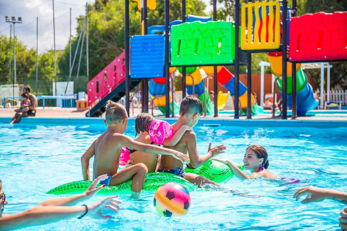Village & Camping La Foce Valledoria  Ngoại thất bức ảnh